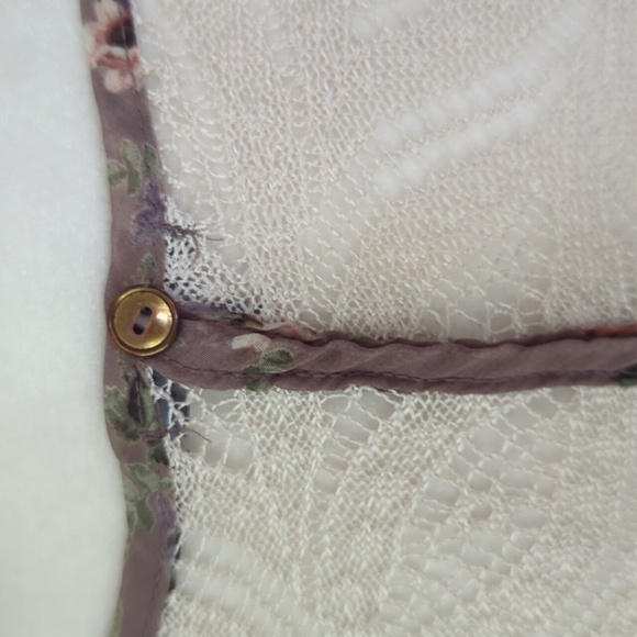 Charlotte Russe Floral Sheer Lace Crochet Feminine Blouse LARGE Purple Ivory - Picture 8 of 16